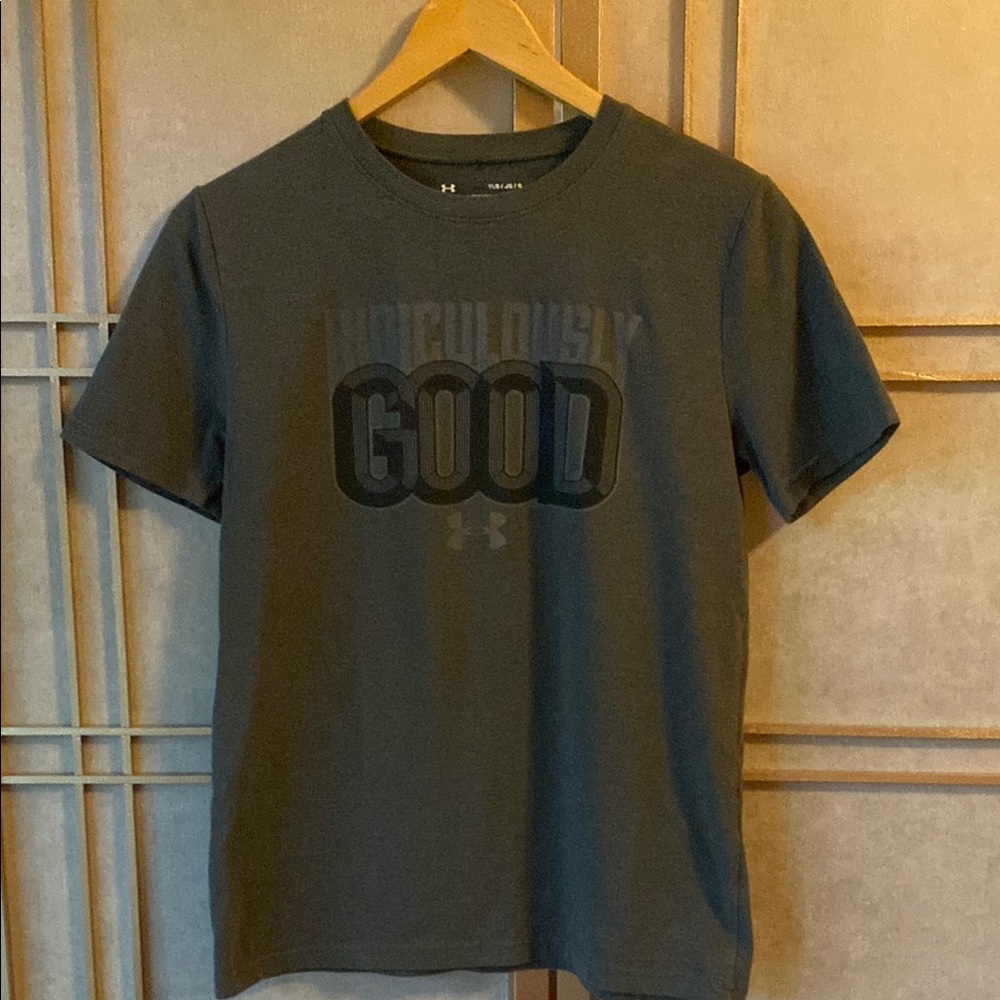 “Ridiculously GOOD” Under Armor HEATGEAR, youth large, gray